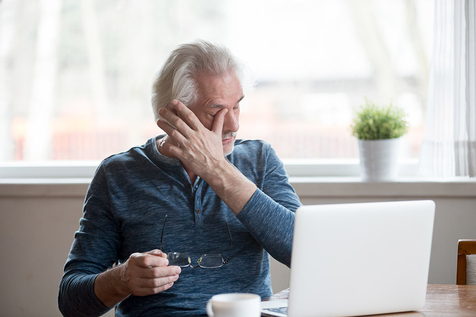 Come proteggere la vista da computer e smartphone