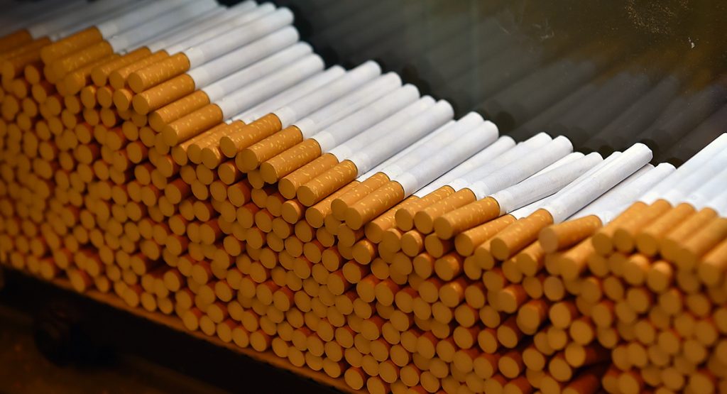 La pandemia: occasione per eliminare l’industria del tabacco? Fumo-e-covid