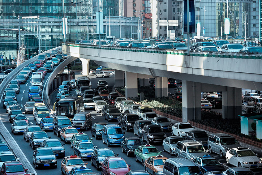Le auto aumentano e l’ambiente soffre