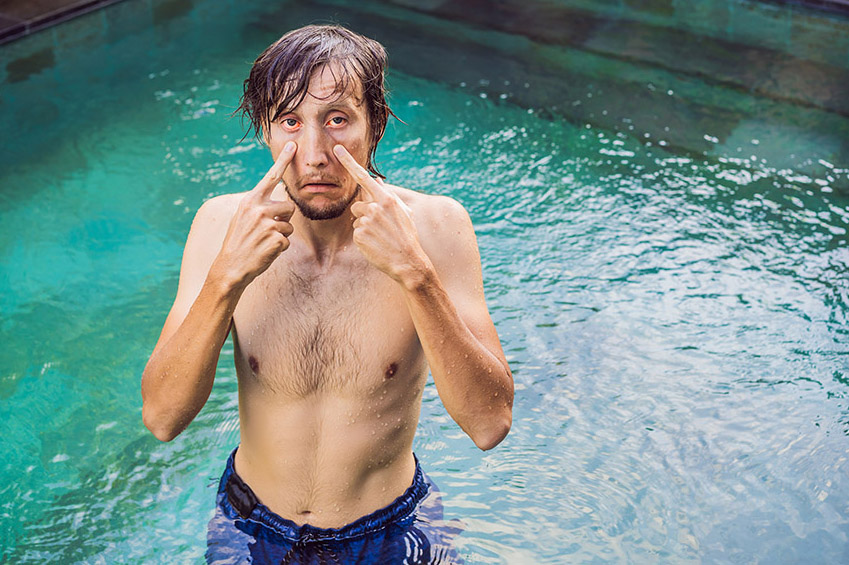 Che effetto ha sugli occhi il cloro delle piscine?