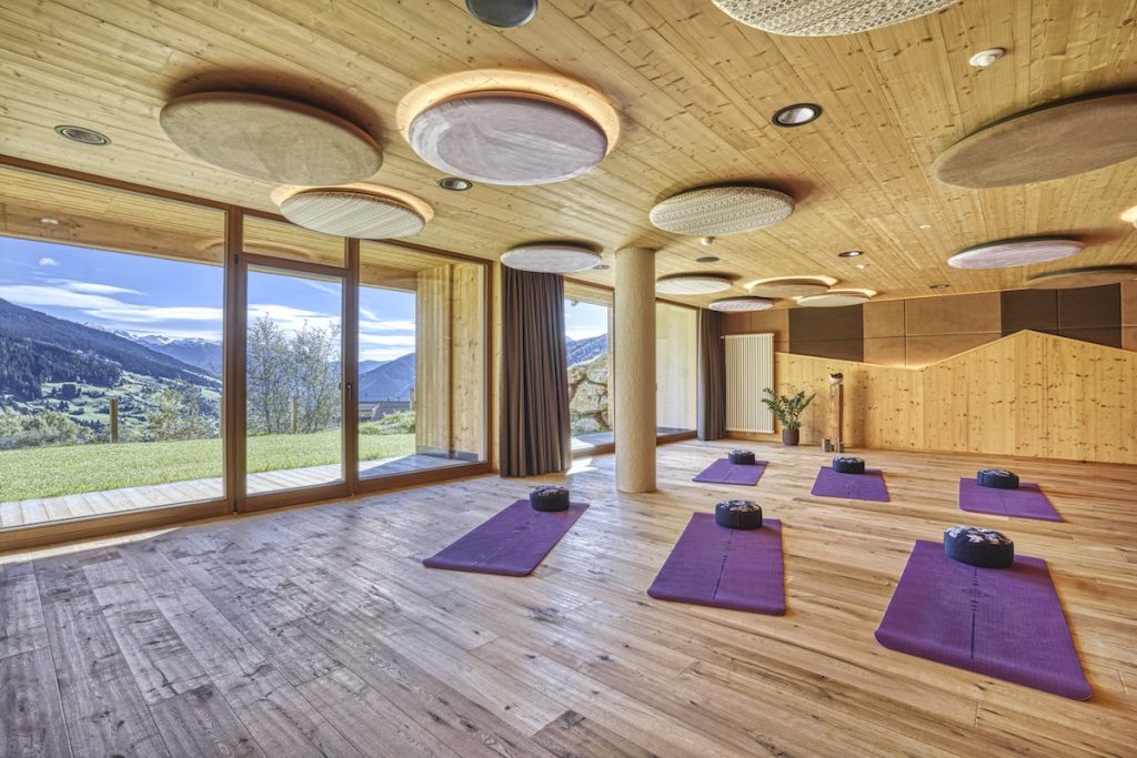 Yoga e meditazione per rigenerarsi in mezzo alla natura