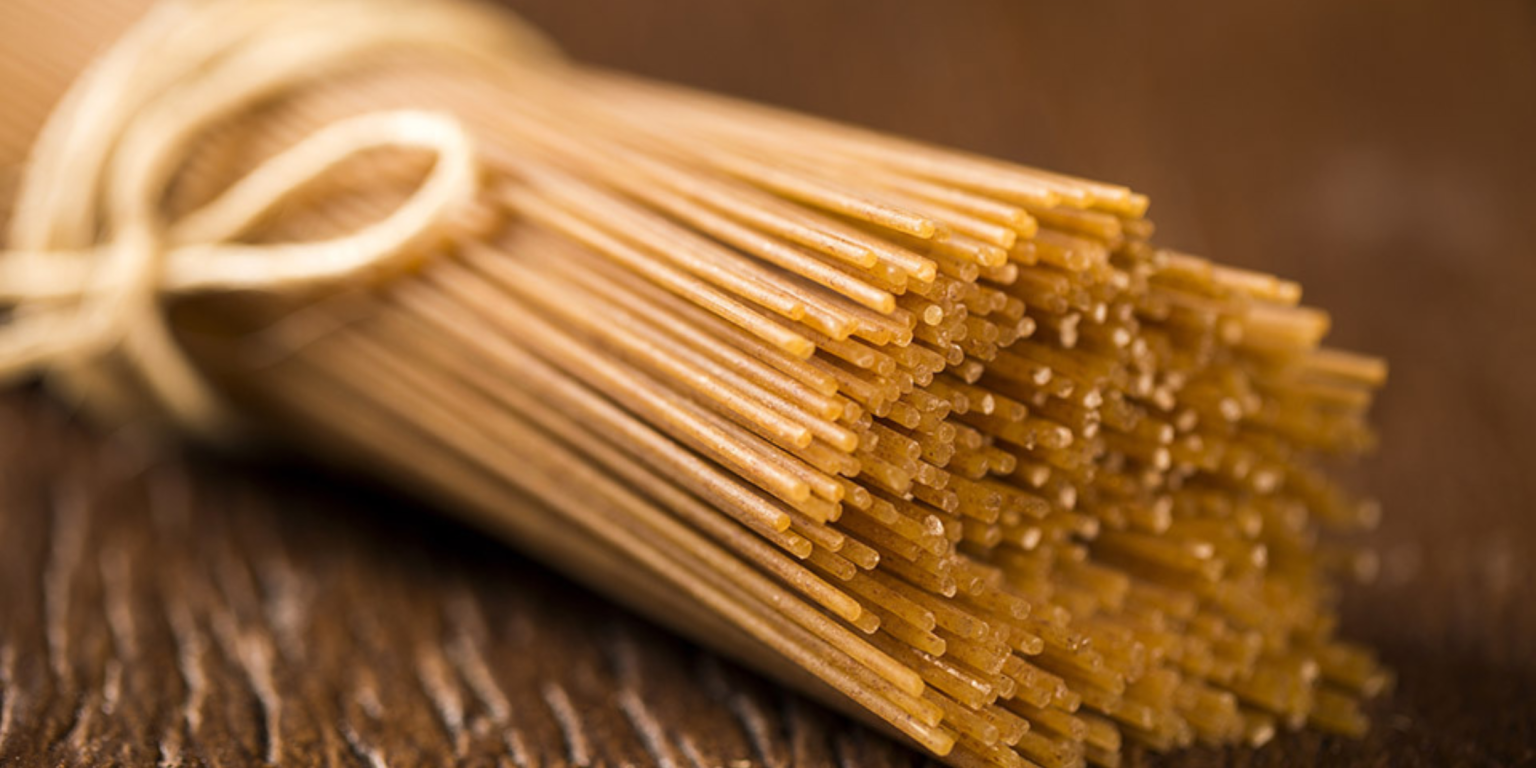 World Pasta day: mangiare pasta fa bene alla salute mangiare pasta e rimanere sani, alimentazione sana, mangiare la pasta mantenendo dieta ed equilibrio